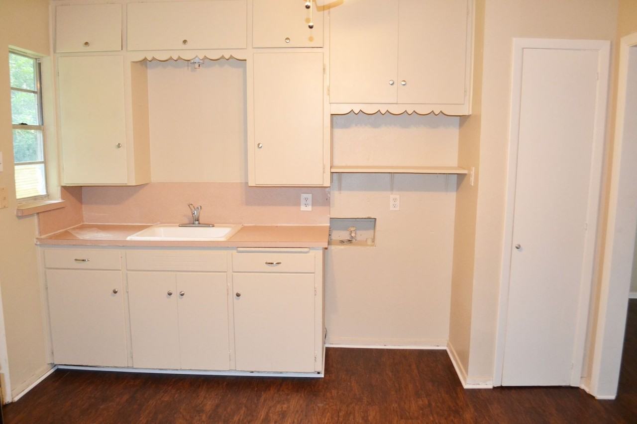 1609 Wayne St - Photo 7 of 11