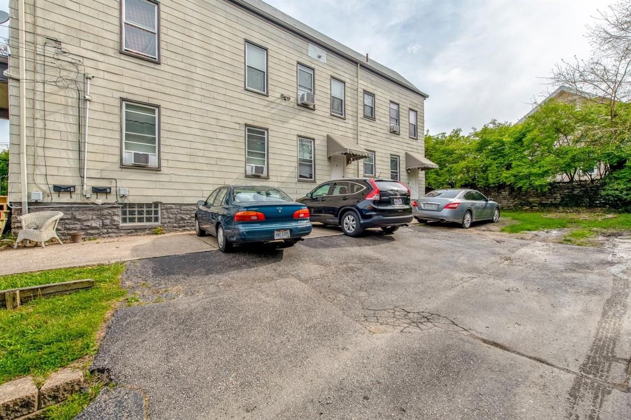 2314 Victor St - Photo 3 of 37