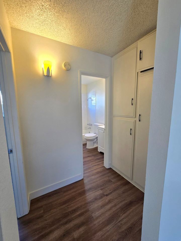 4609 34th - Photo 4 of 12