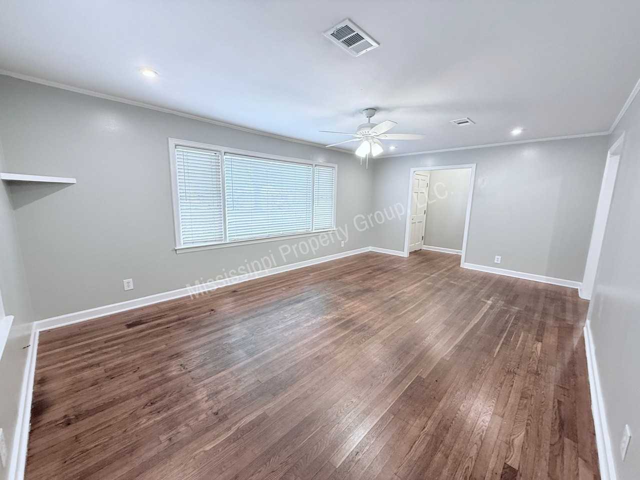 604 S 18th St - Photo 4 of 26