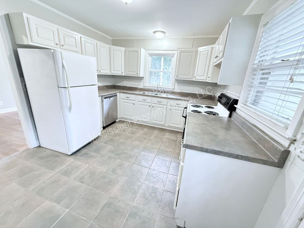 604 S 18th St - Photo 7 of 26
