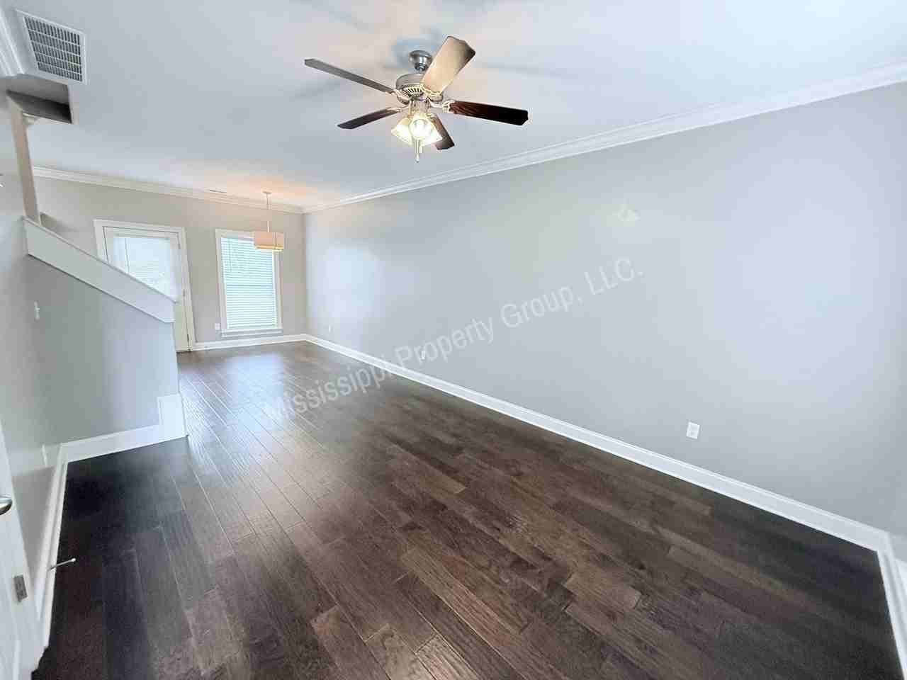 514 Fifer Cir - Photo 3 of 31