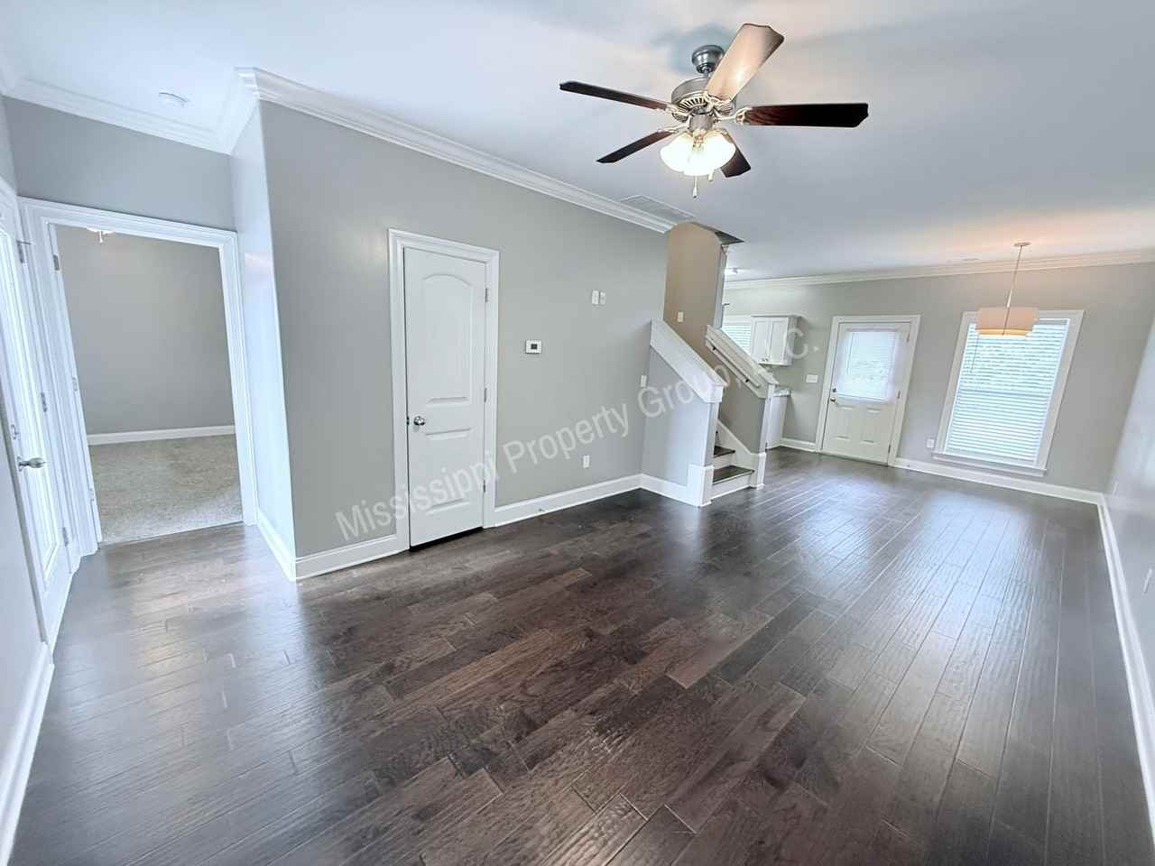 514 Fifer Cir - Photo 4 of 31