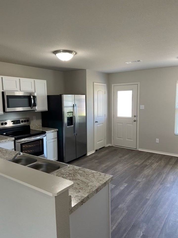 1750 Raden St - Photo 6 of 20