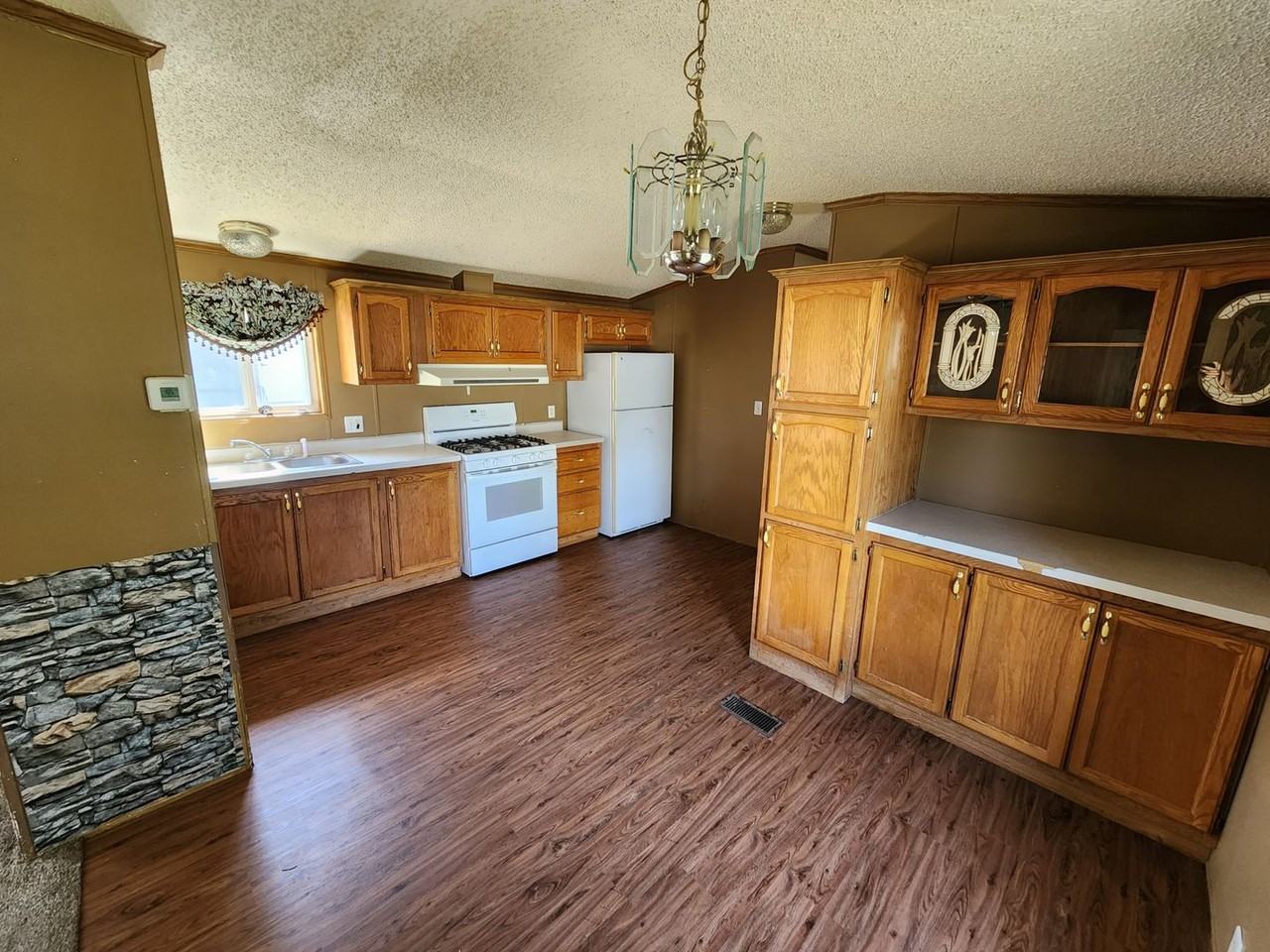 106 17th Avenue Southwest - Photo 7 of 18