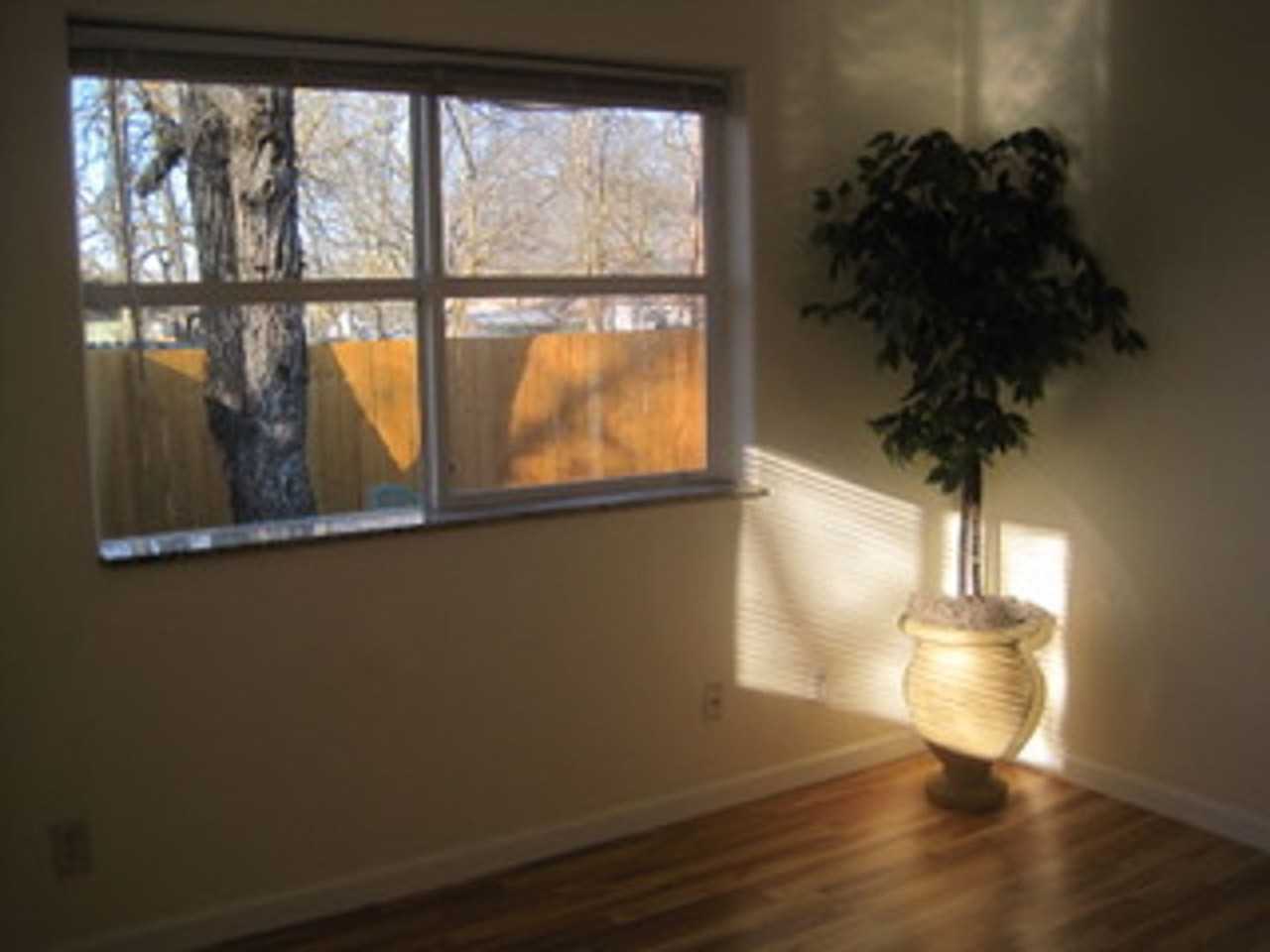 114 Lapree St #B - Photo 2 of 5