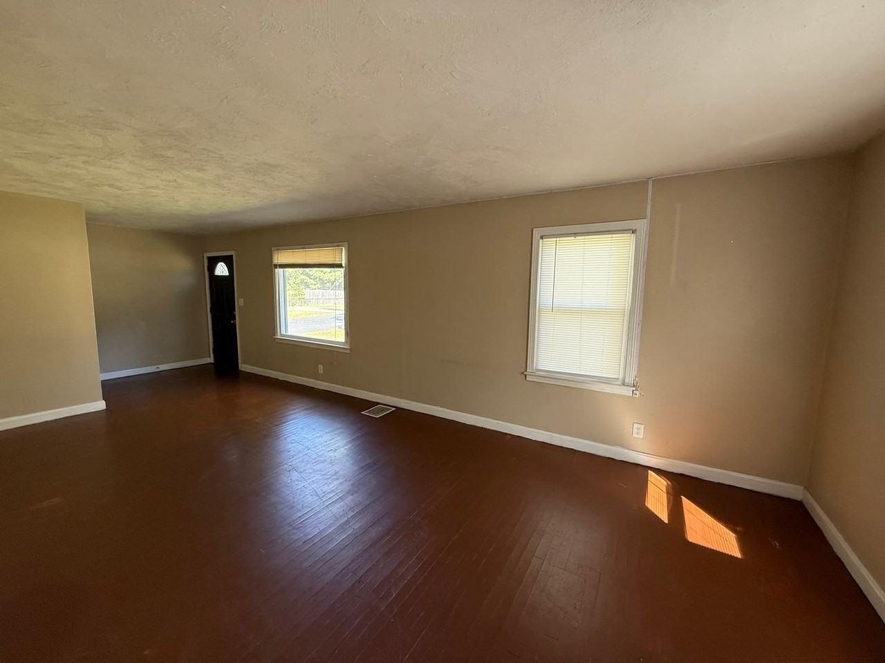 3220 Acacia Ave - Photo 3 of 13