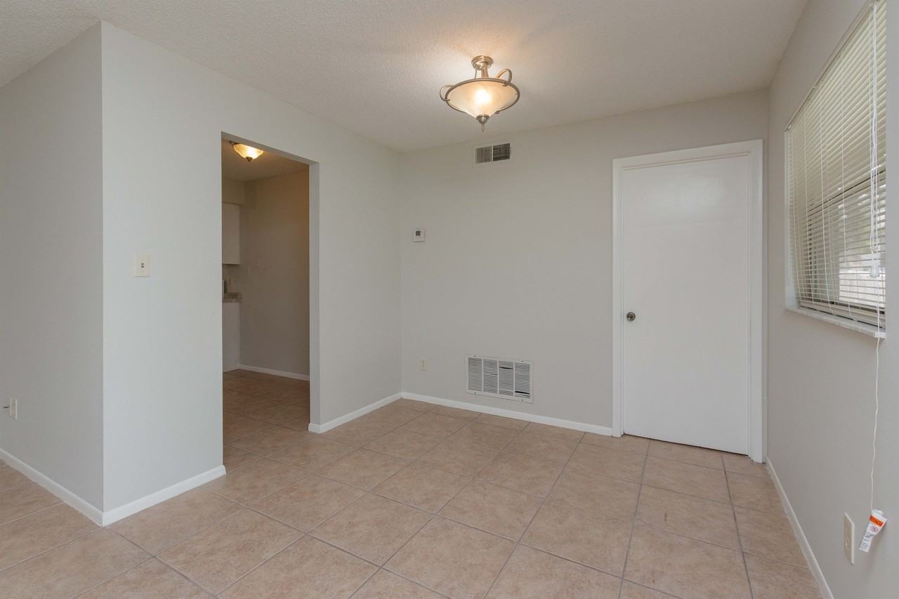 1442 Benwick Way - Photo 6 of 23