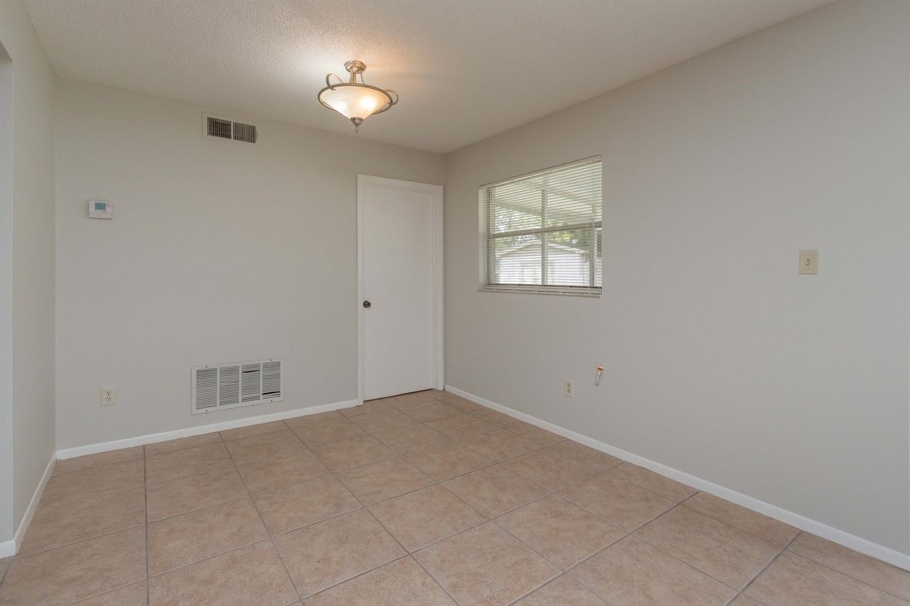 1442 Benwick Way - Photo 7 of 23