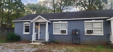 featured image of 3310 Wildwood Dr Se