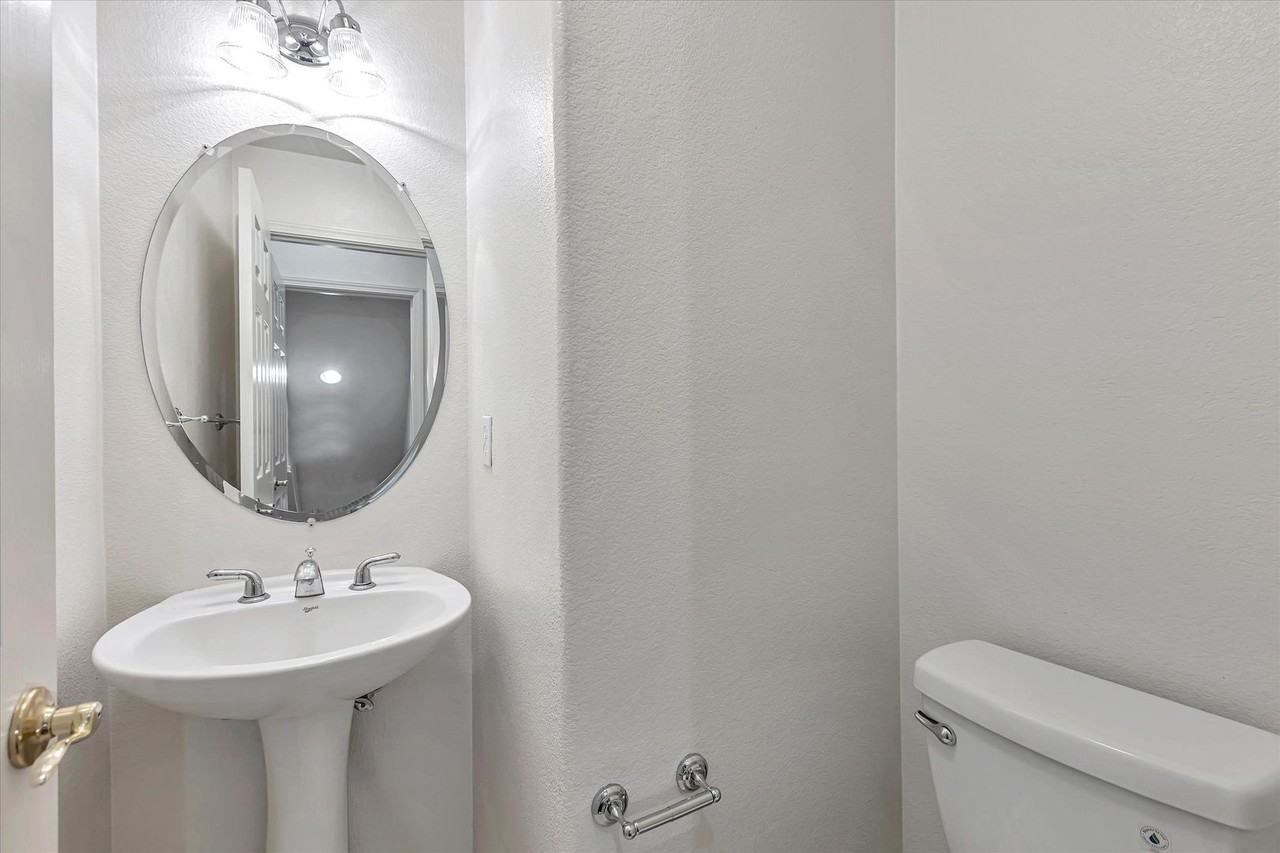 554 Altino Blvd - Photo 7 of 24