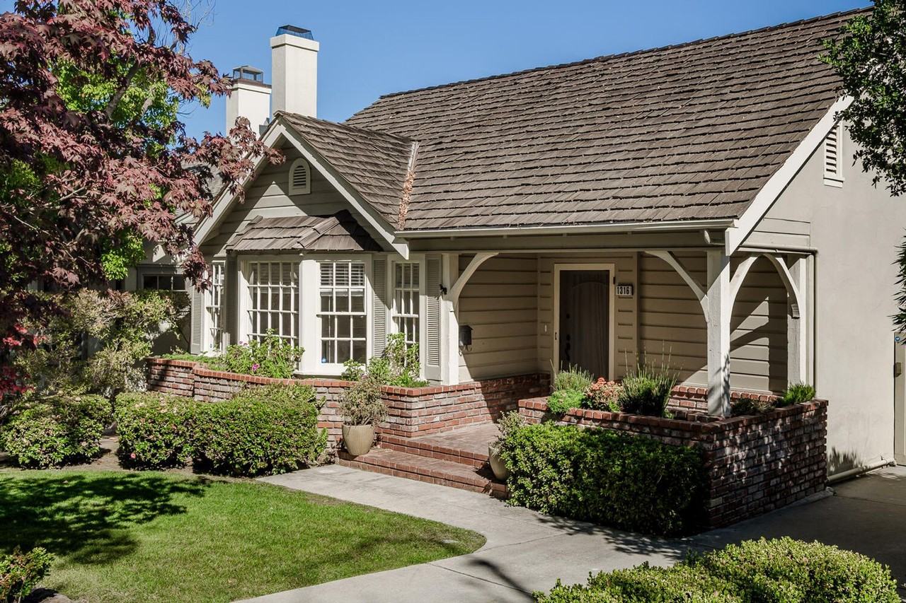1316 Bernal Ave - Photo 2 of 32