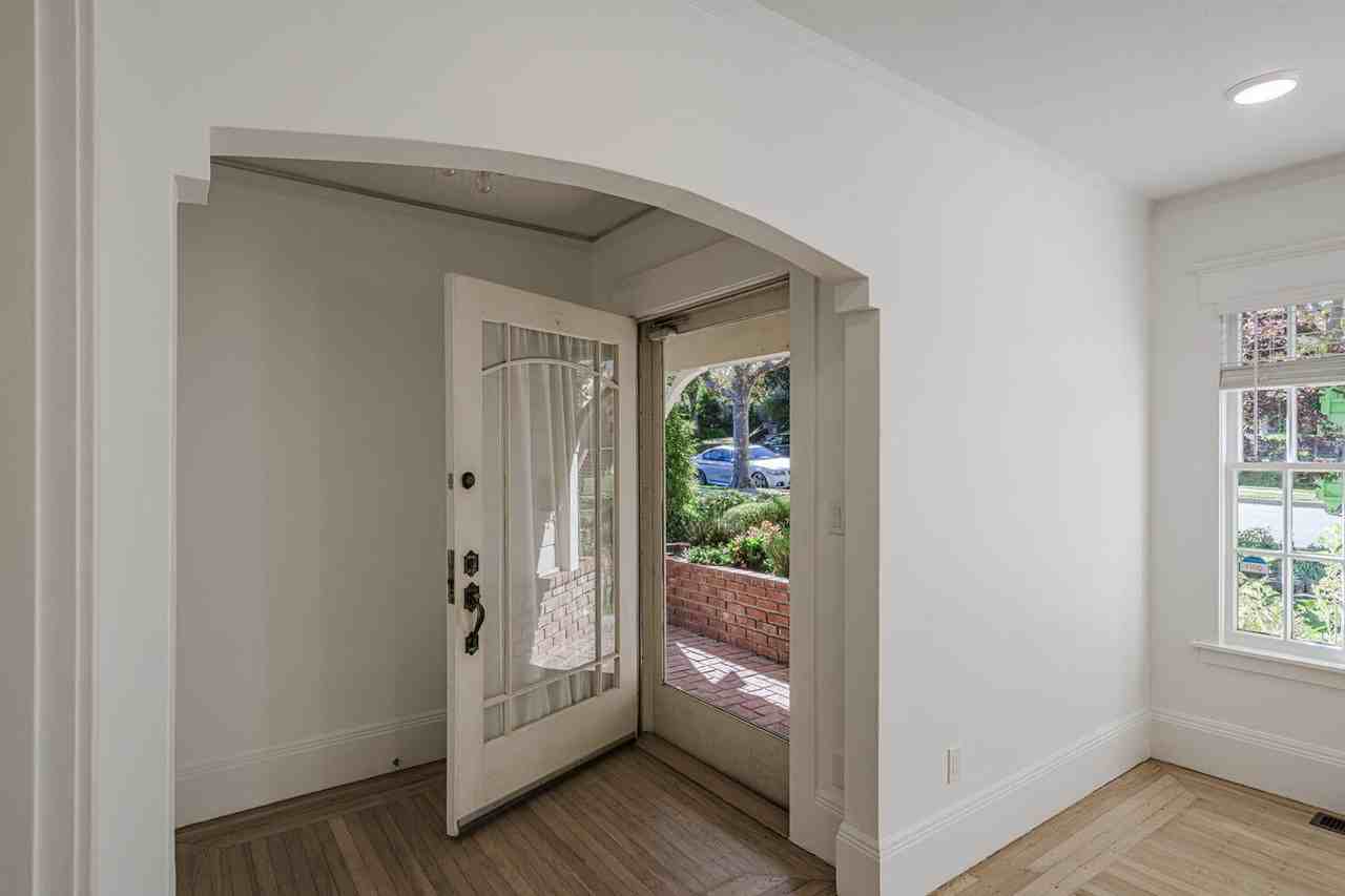 1316 Bernal Ave - Photo 3 of 32