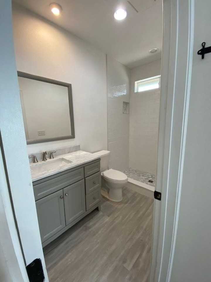 1801 Ne 16th St - Photo 7 of 19