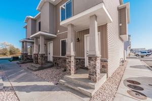 featured image of 654 S Saturn Ave