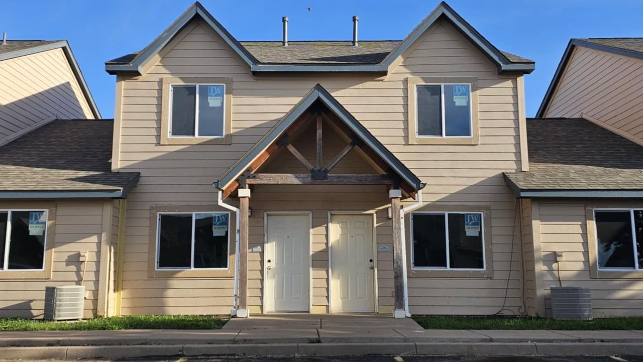 Parkside Apartments - Photo 4 of 4