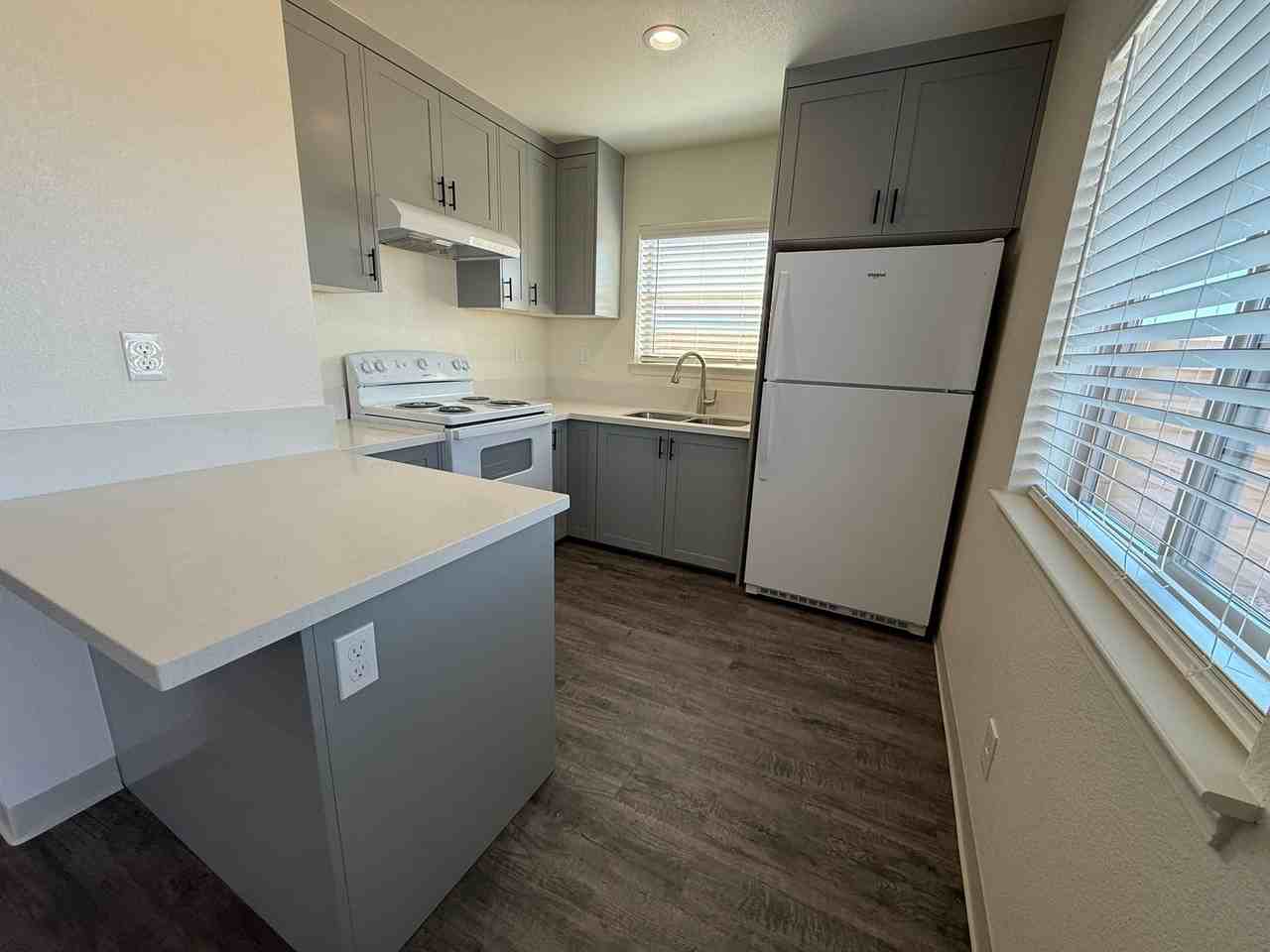 849 Pioneer St #104 - Photo 5 of 13