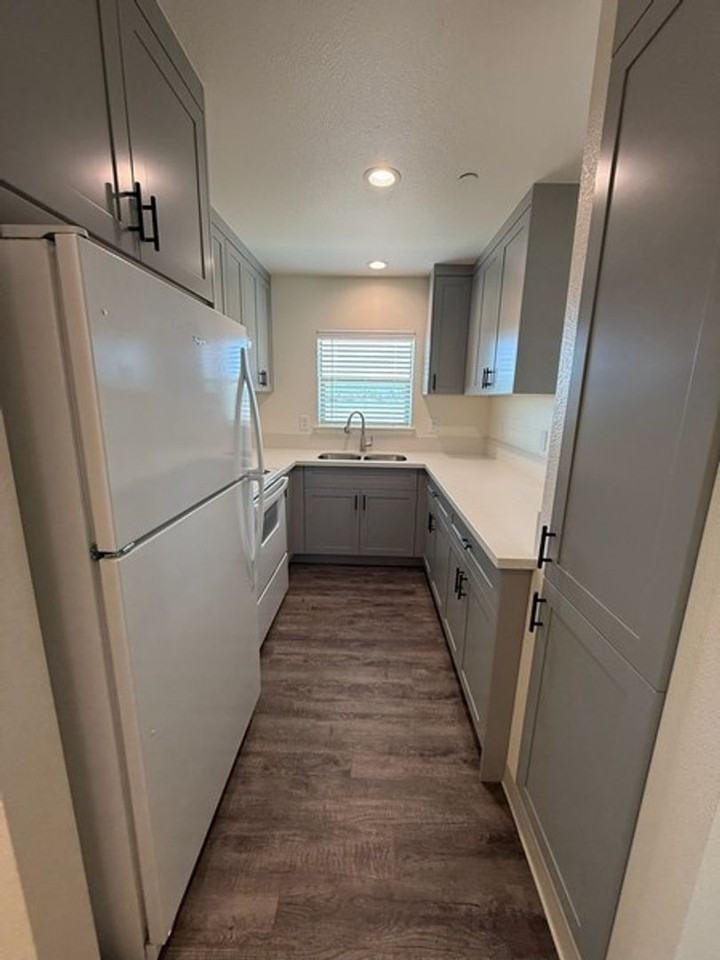 849 Pioneer St #210 - Photo 4 of 13