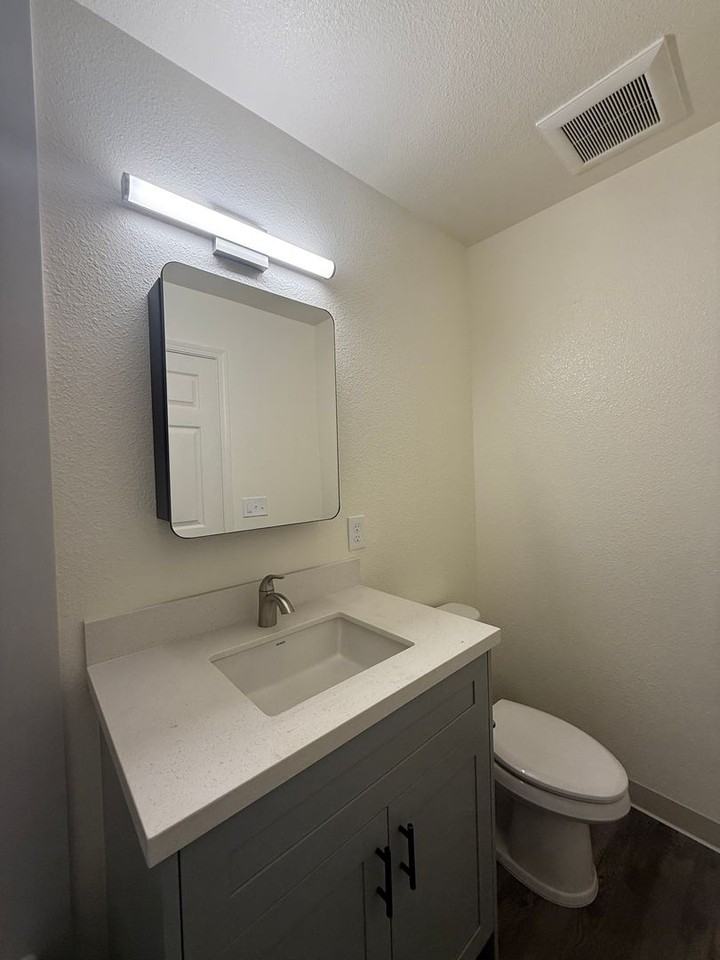 849 Pioneer St #209 - Photo 7 of 16