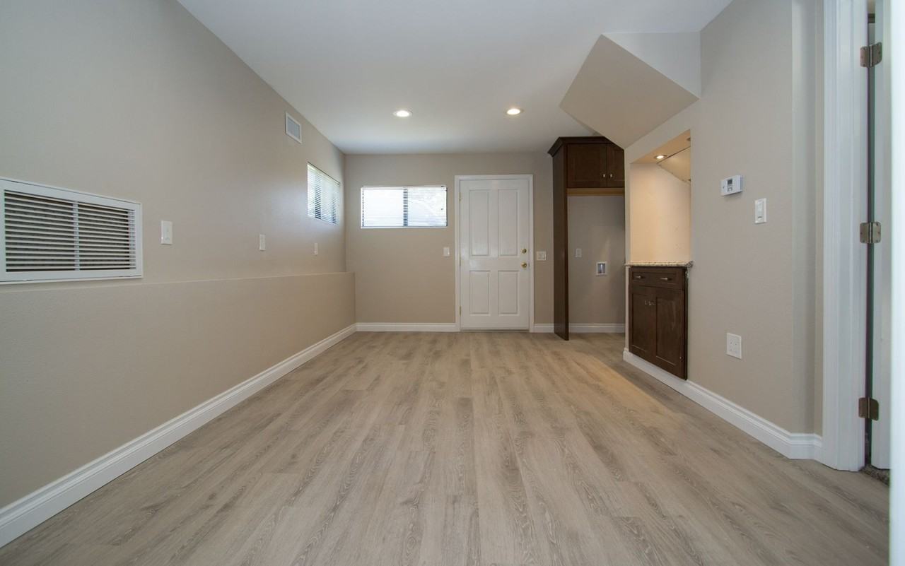 1924 Fearn Ave - Photo 6 of 12