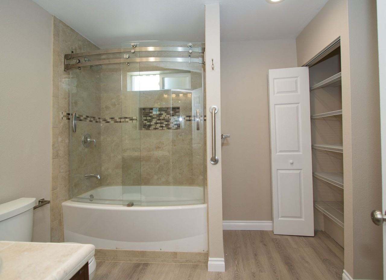 1924 Fearn Ave - Photo 5 of 12