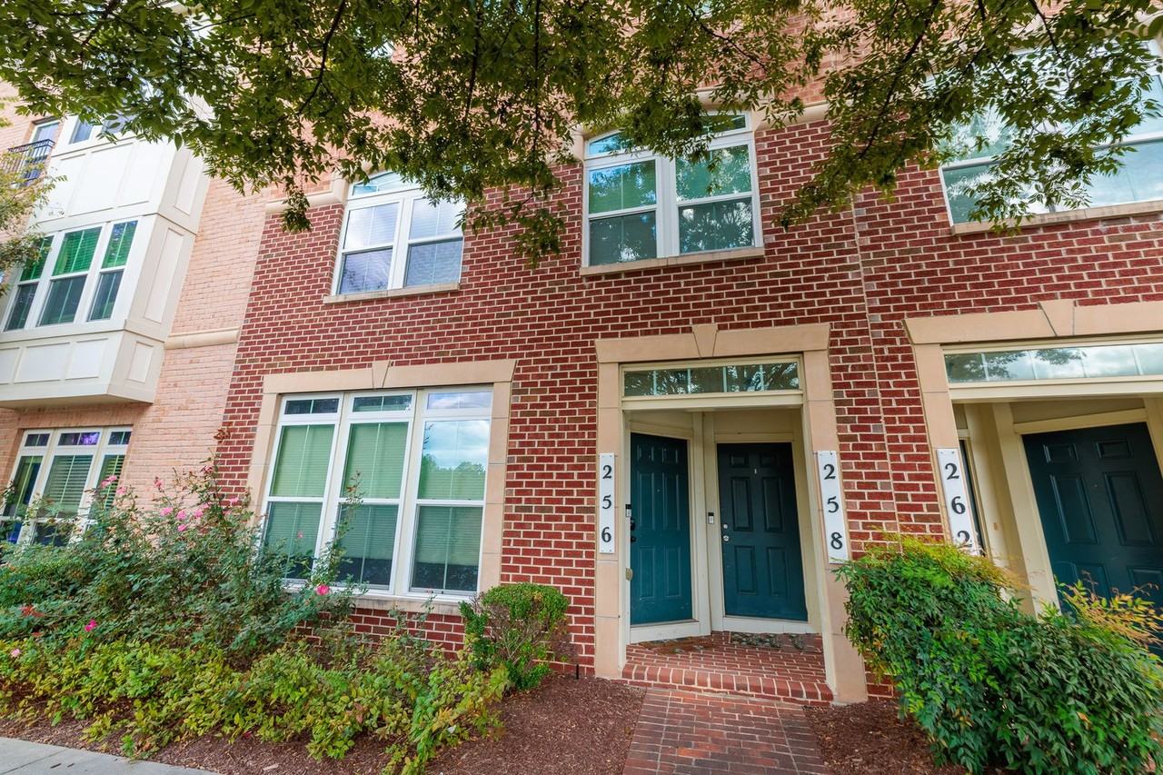 256 Urban Avenue #256