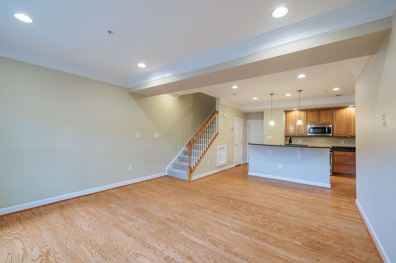 256 Urban Avenue #256 - Photo 3 of 40