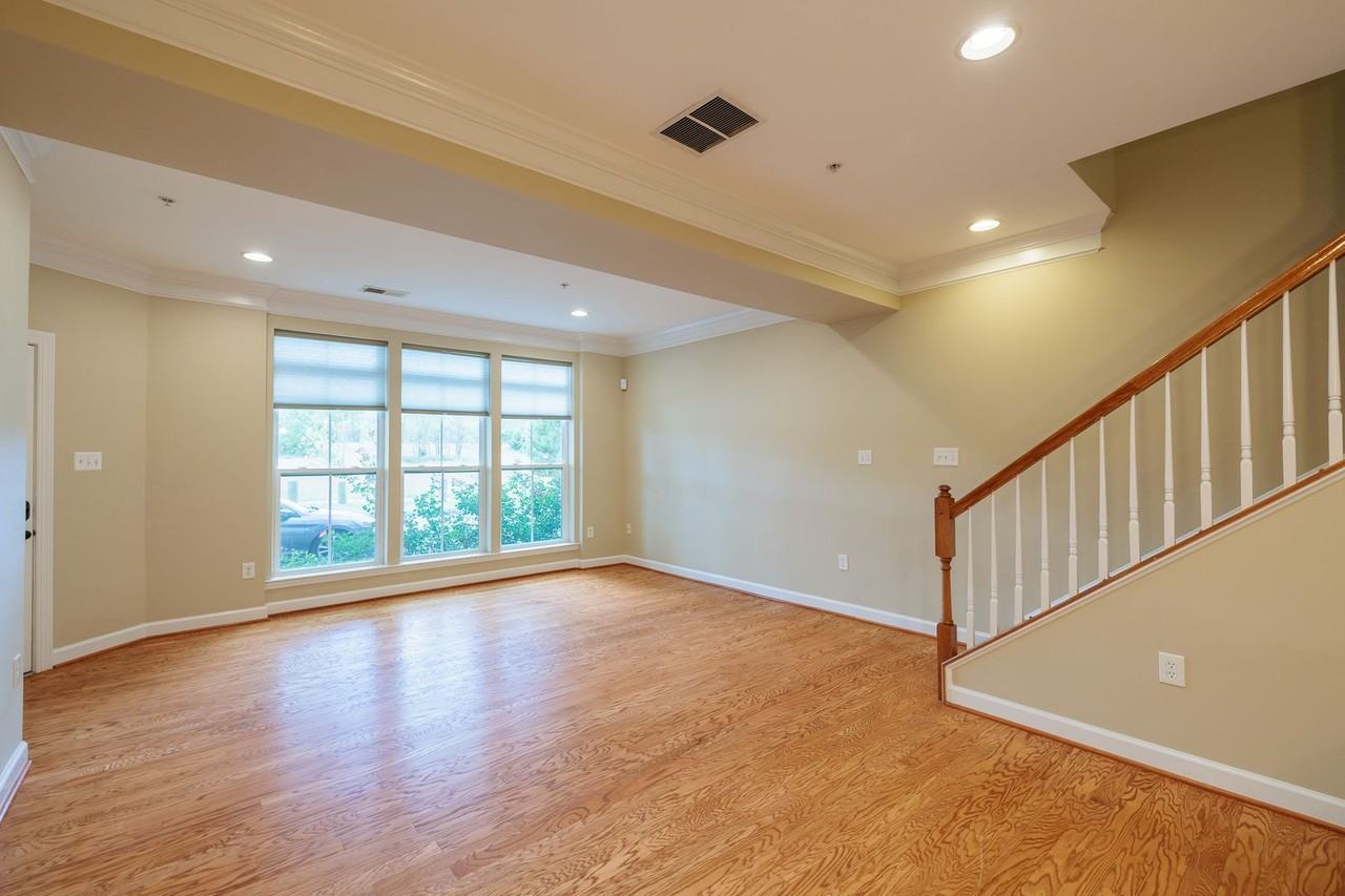 256 Urban Avenue #256 - Photo 6 of 40