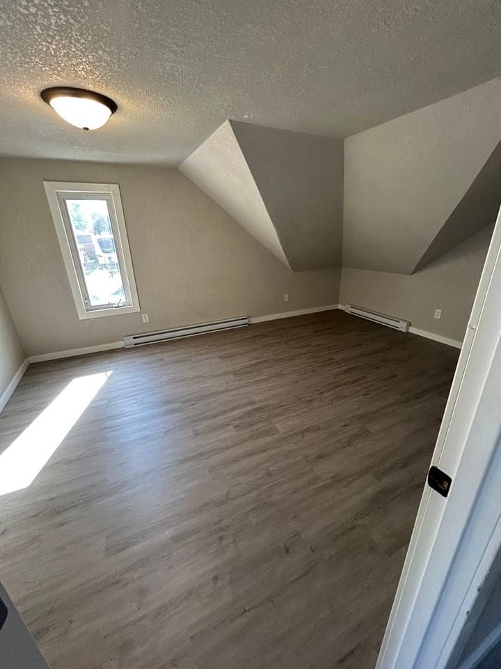 427 5th Street - Photo 2 of 10