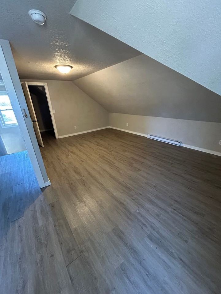 427 5th Street - Photo 6 of 10