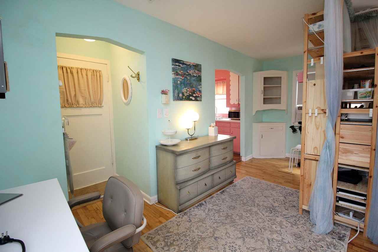 1215 Ne 70th Ave - Photo 6 of 17