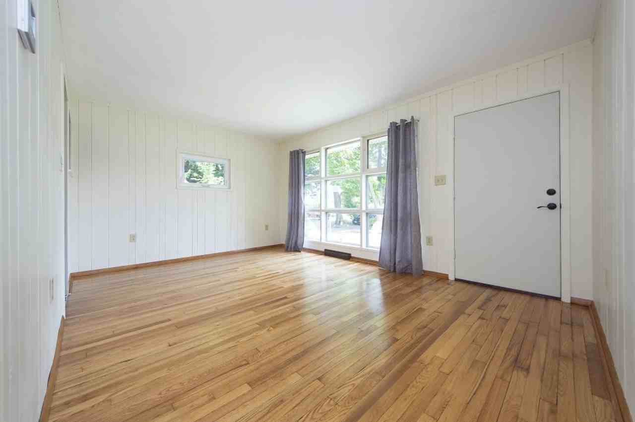 239 Crestmont Ave - Photo 4 of 19