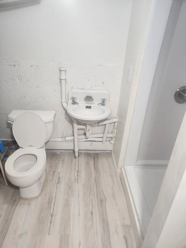 330 S Mission St - Photo 3 of 11