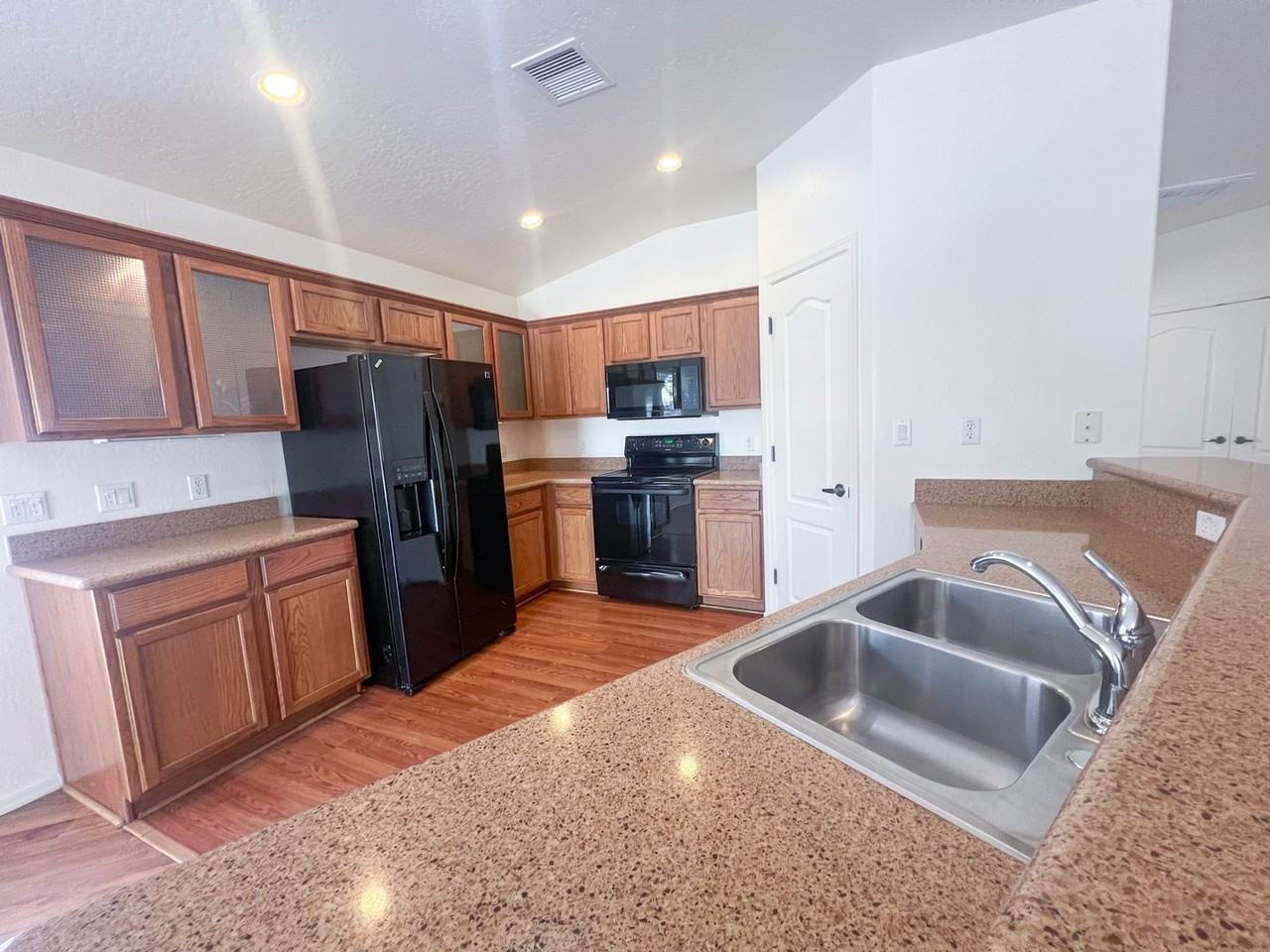 4981 E Cedar Creek Dr - Photo 3 of 17