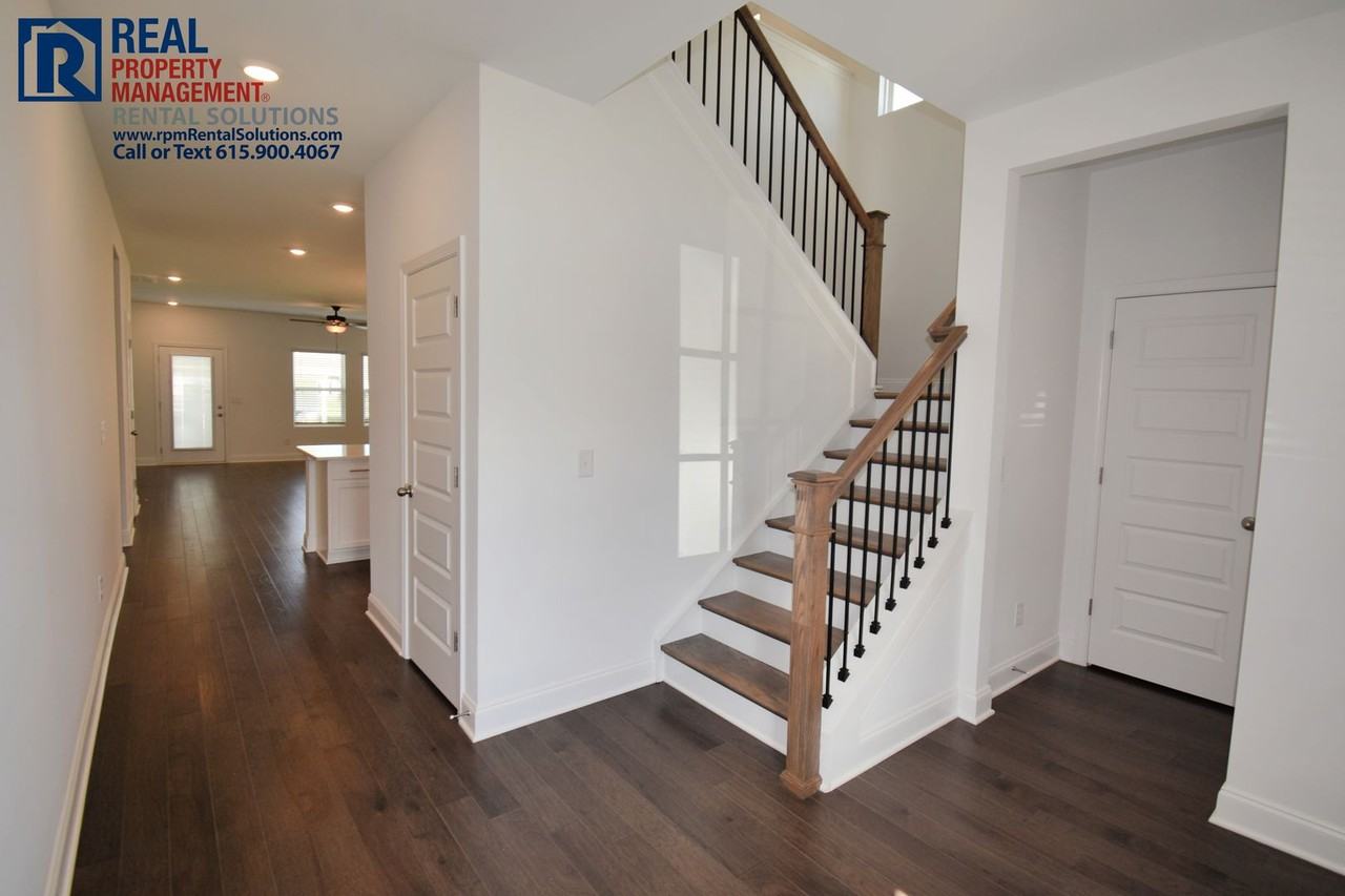 4922 Russell David Dr - Photo 3 of 32