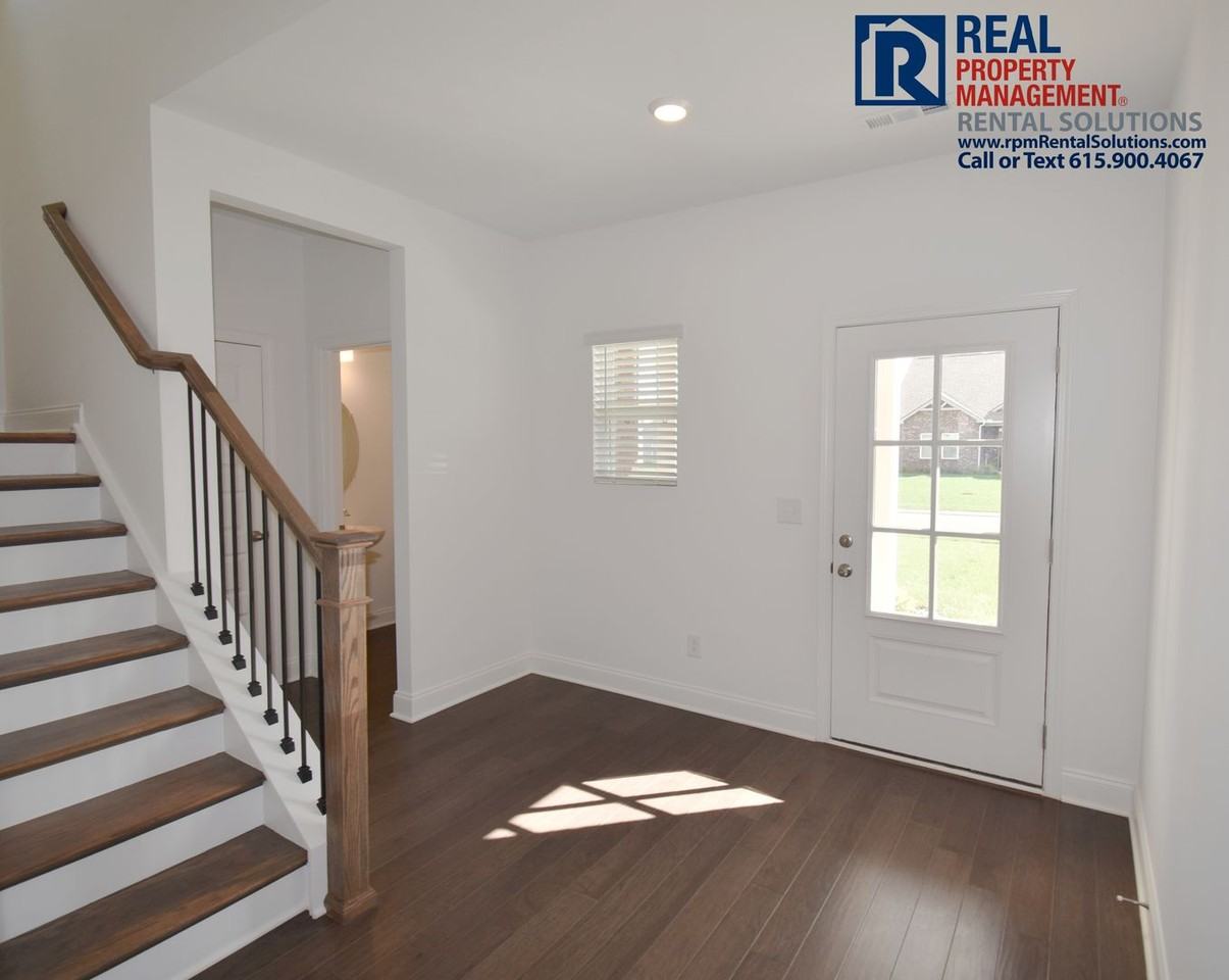 4922 Russell David Dr - Photo 4 of 32