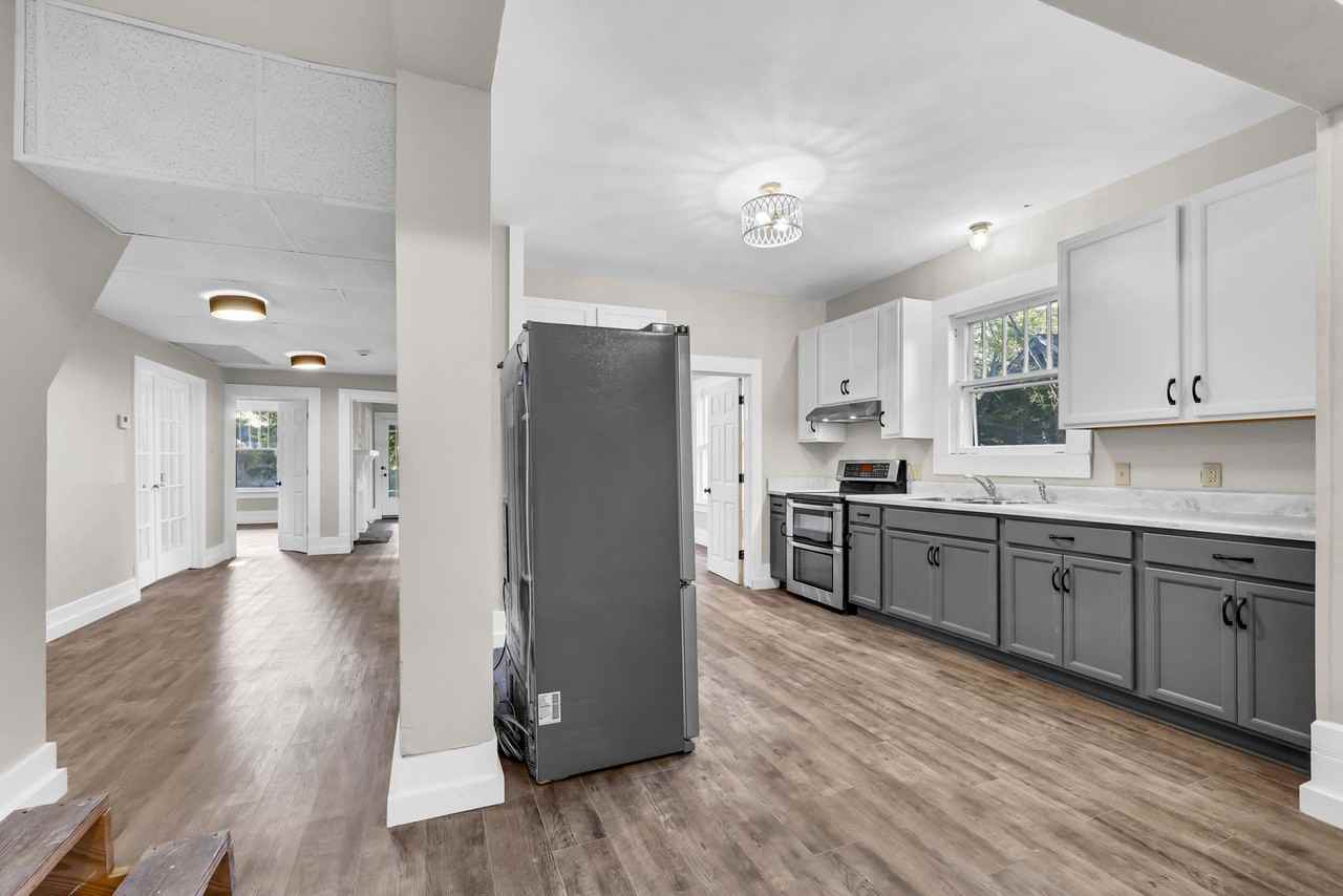 615 Greenwood Ave - Photo 7 of 17