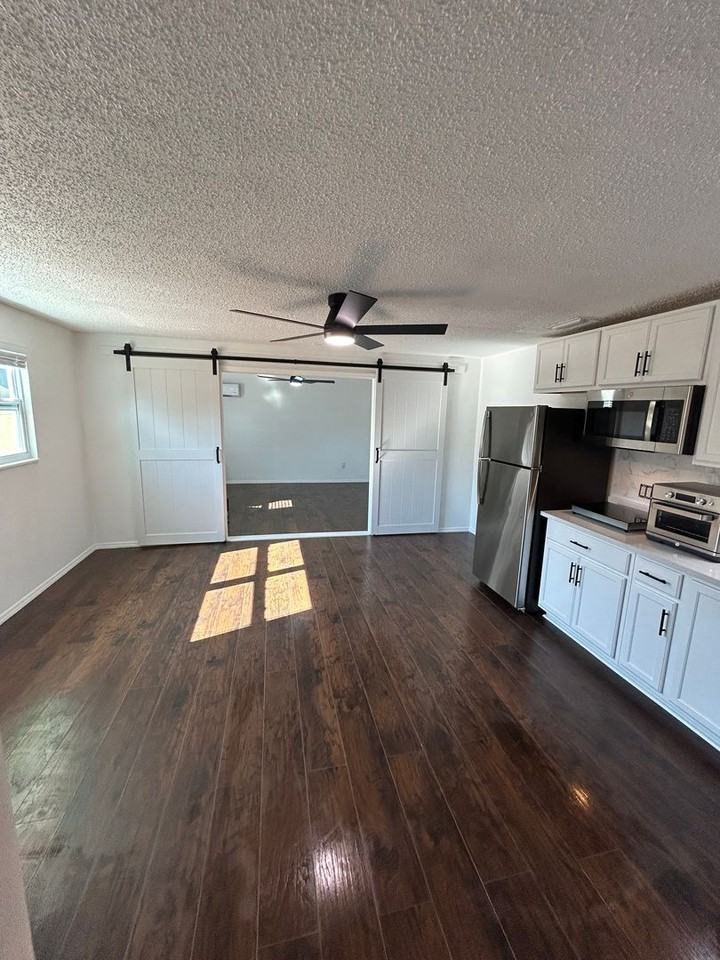 4720 7th Ave N #B - Photo 4 of 13