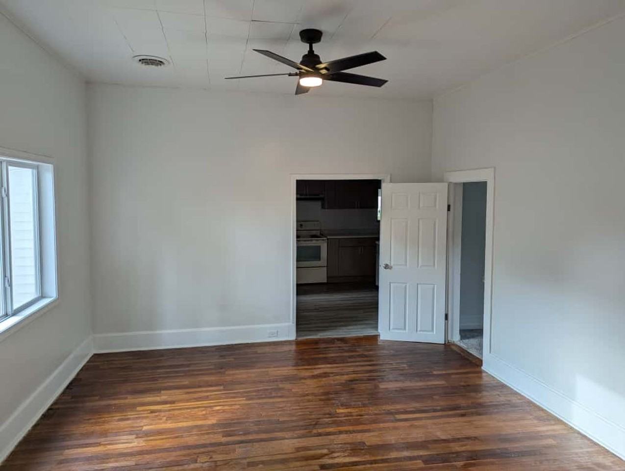 605 E Overton St - Photo 3 of 16