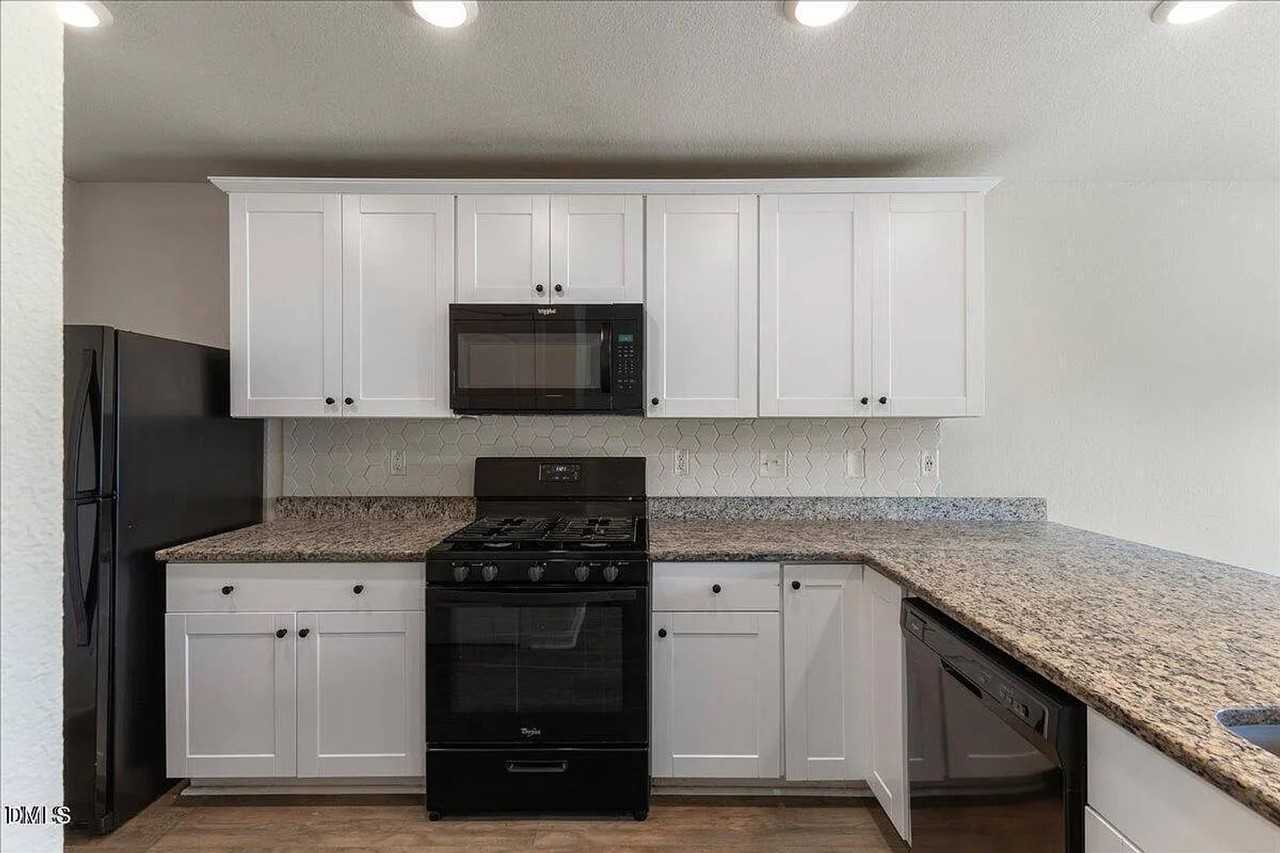 2036 Alderman Way - Photo 6 of 36