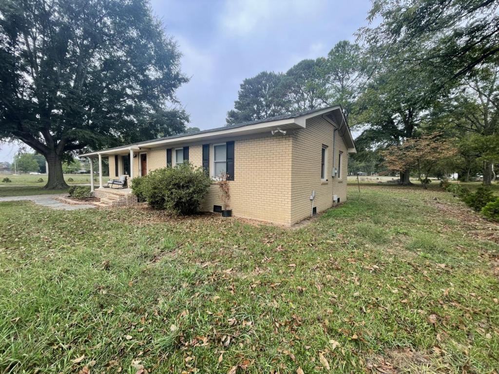 305 Gough St - Photo 2 of 25