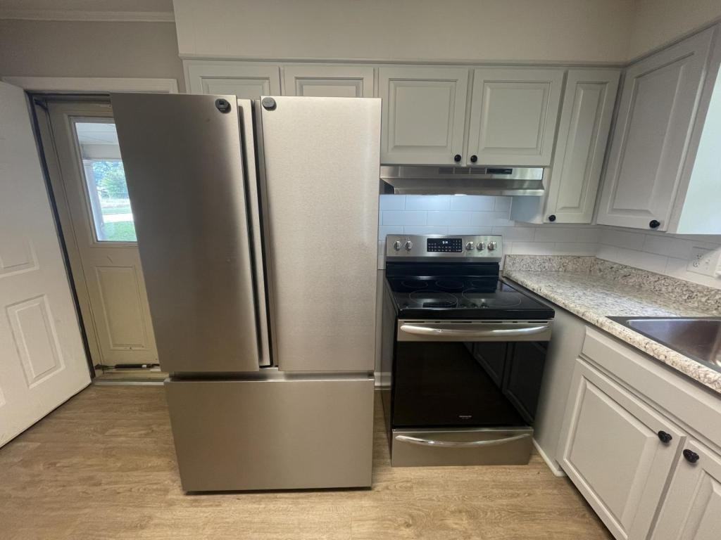 305 Gough St - Photo 7 of 25