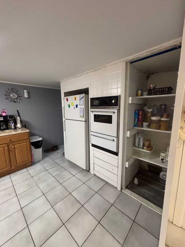 122 Queen St - Photo 3 of 9