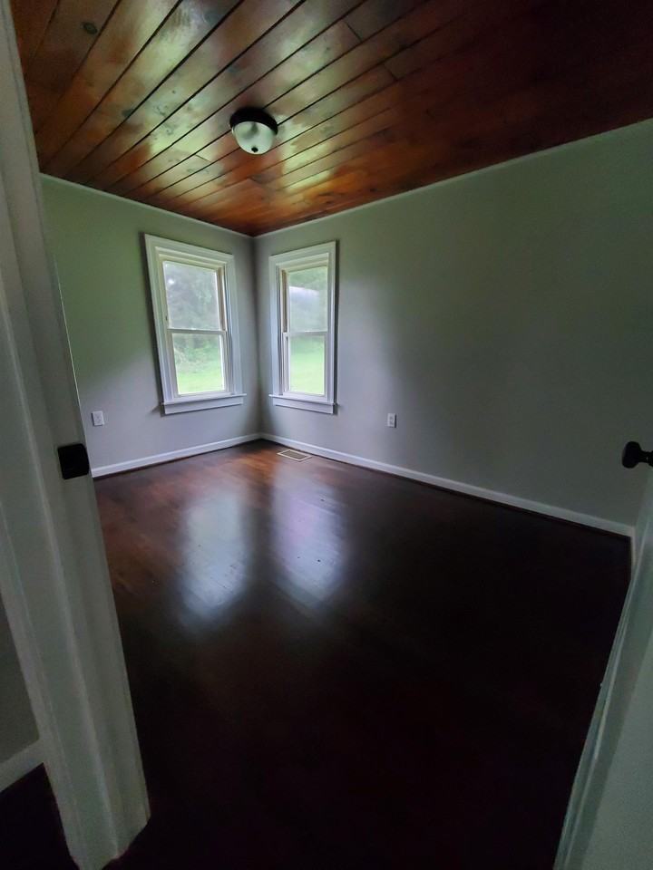 427 Goat Hill Rd - Photo 2 of 10