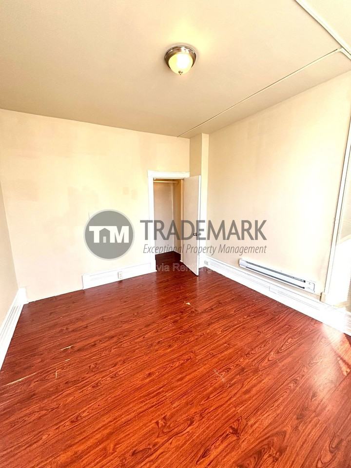 1017 Lehman St #2 - Photo 3 of 7