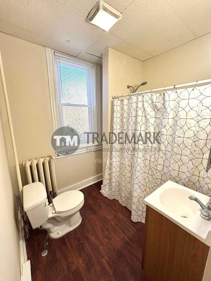 1017 Lehman St #2 - Photo 4 of 7