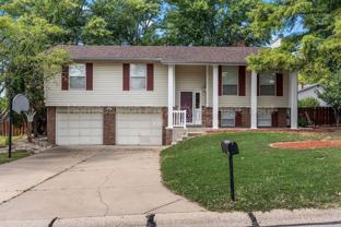 33 Pershing Lake Dr - Photo 1 of 1