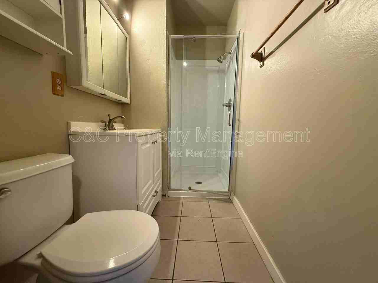 803 Laurel St #7 - Photo 4 of 5