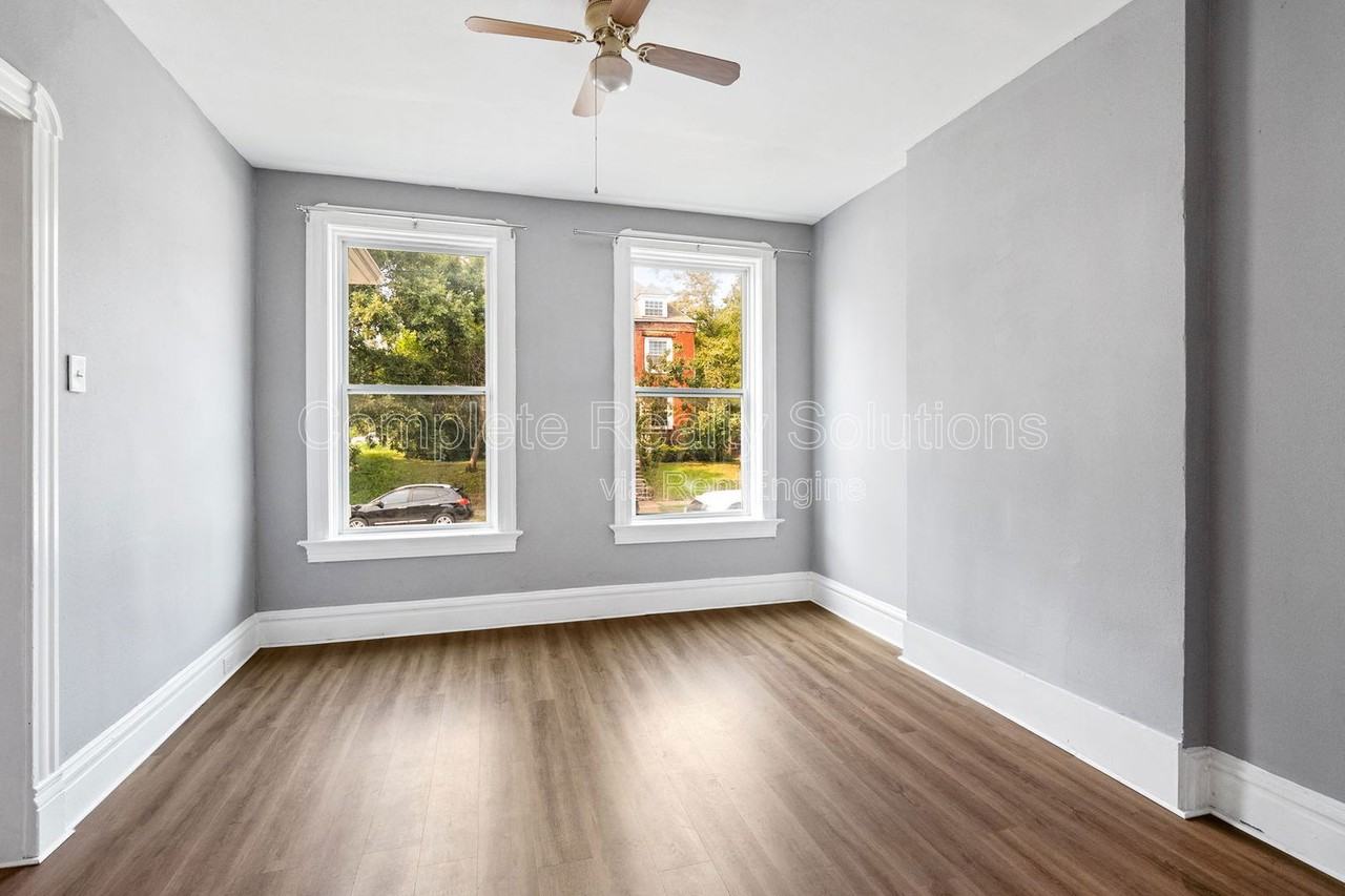 5130 Kensington Ave #1 - Photo 5 of 31