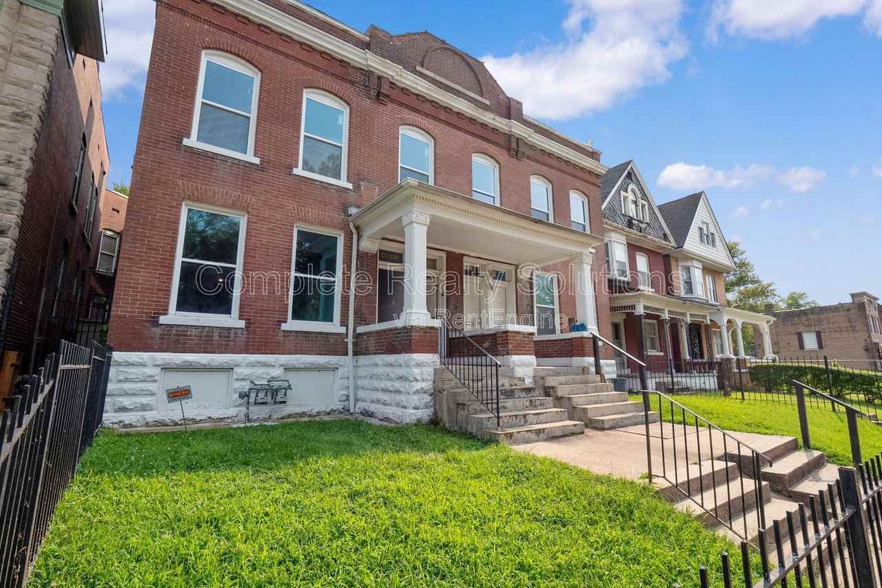 5130 Kensington Ave #1 - Photo 7 of 31